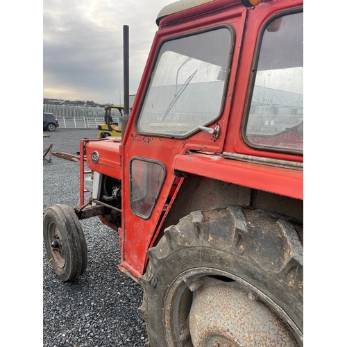 225 - 1971 Massey Ferguson 135 
1 Owner from new 
Good Engine, Gear box & Lift 
Straight front axel