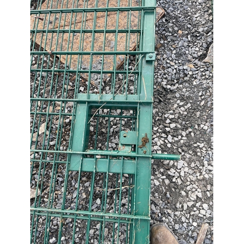 227 - Mesh secure fencing panels