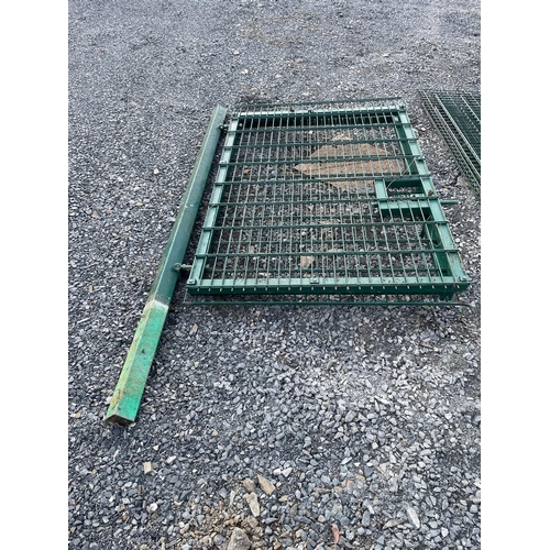 227 - Mesh secure fencing panels