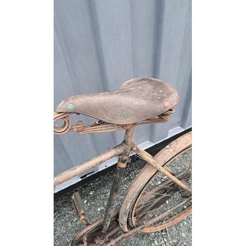 86 - Rally Bicycle 
Old Mens Bike 
Brooks leather spring saddle 
100yrs old