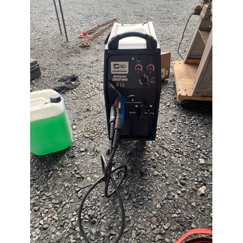 131 - 250 Amp Sip mig Welder 
Selling due to no fault 
2yrs old 
Still on first roll from new