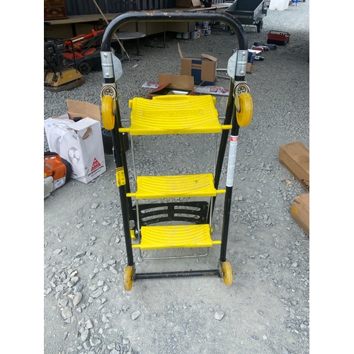 46 - 3 In 1 Lifting Trolly Can also be used as ladder