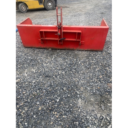 57 - Red link box in very good condition