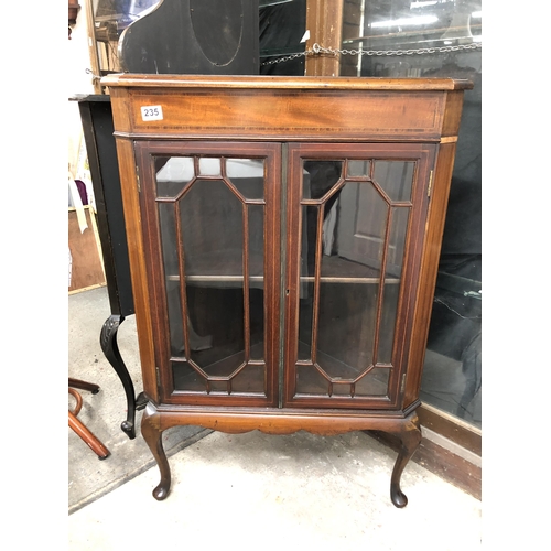 235 - Low inlaid corner cabinet