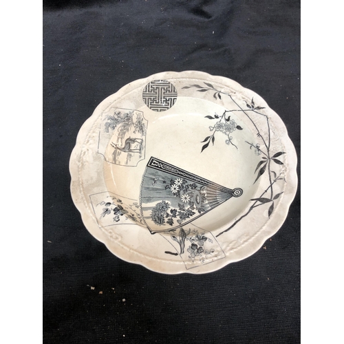 25 - Victorian soup bowl 28cm diameter