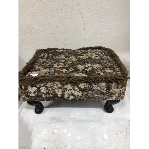 45 - Low foot stool