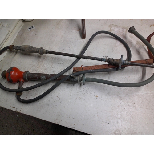 85 - Stirrup pump