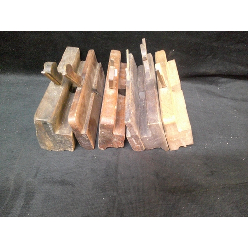 91 - Six Vintage wood planes