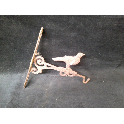 41 - Cast iron wall bracket 30cm X 30cm