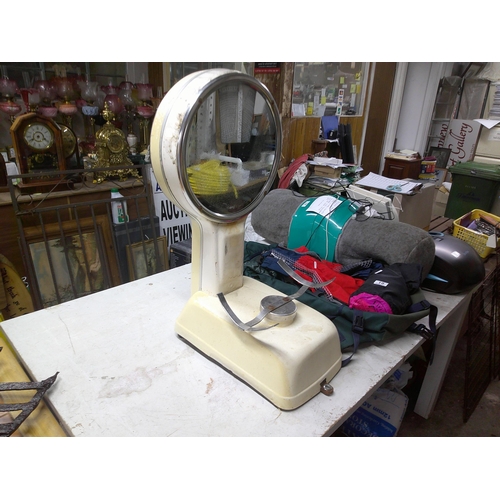 20 - Shop weighing scales