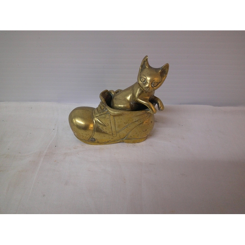 110 - Small brass boot & cat 12cmW X 12cmH