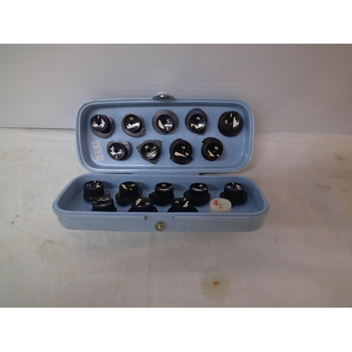 117 - Boxed set of eighteen knobs