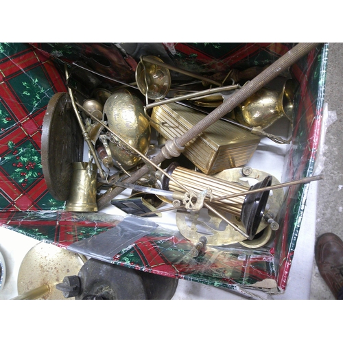 119 - Box of brassware