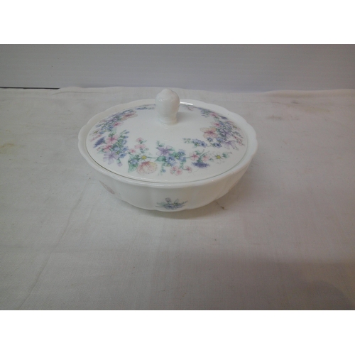 171 - Wedgwood pot 15cmD X 9cmH