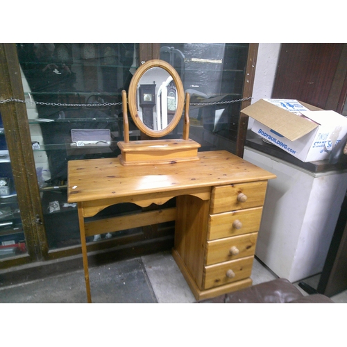 189 - Pine kneehole dressing table & mirror