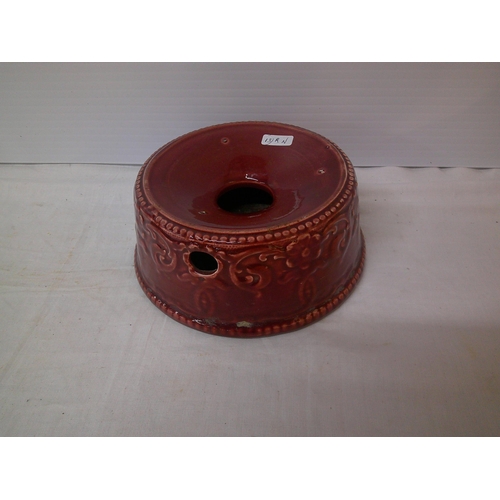 64 - An antique pottery spittoon 19cmD