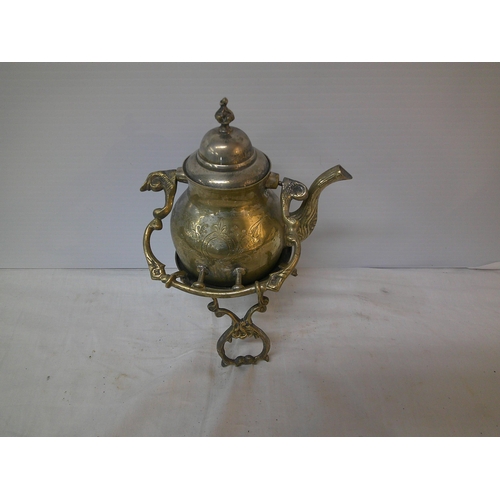 93 - A silver plated kettle on a stand 31cmH