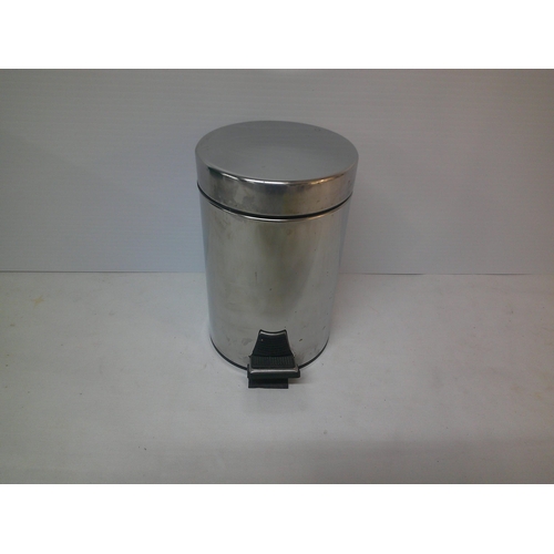 15 - Small pedal bin 17cmD X 27cmH