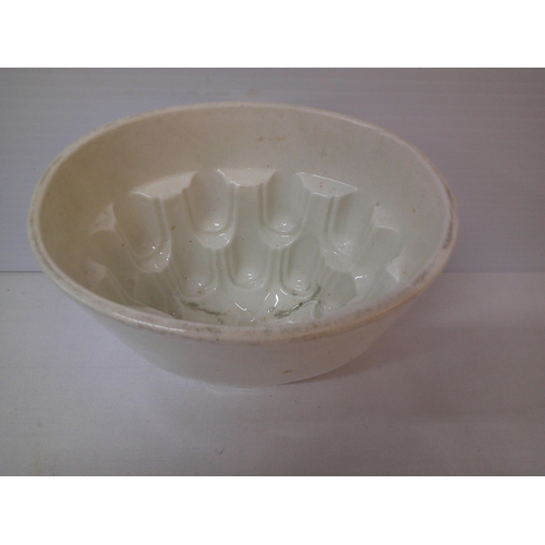 195 - 1st period Belleek jelly mould 22cmD X 15.5cmH