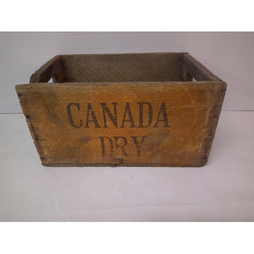 39 - A Canada dry wooden box 32cm X 22cm X 17.5cm