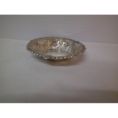 260 - Small silver plated dish 12cmD X 2.5cmH