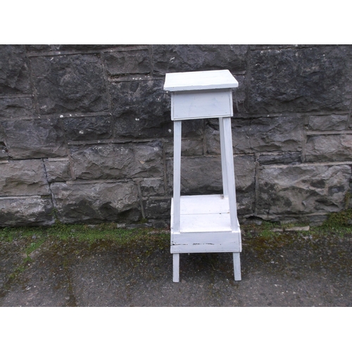 307 - White plant stand - 94cmH