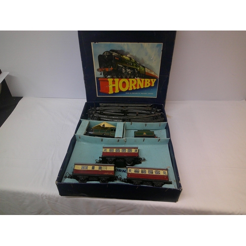 181 - Vintage Hornby train set
