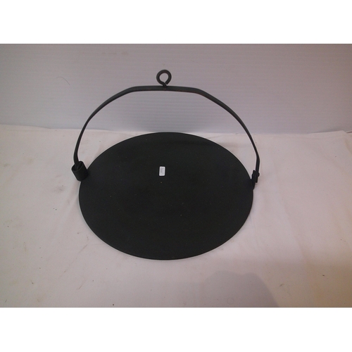 48 - Victorian cast iron griddle 31cmD