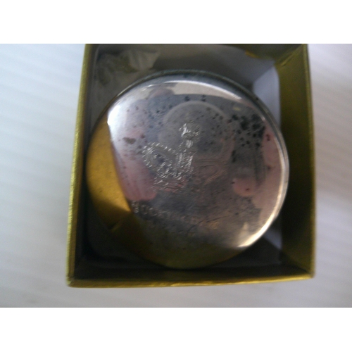 105 - A commemorative silver plated wine bottle stopper