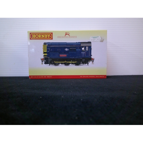 67 - A Hornby model locomotive 00 gauge model BR 0-6-0 class 08 '08644'