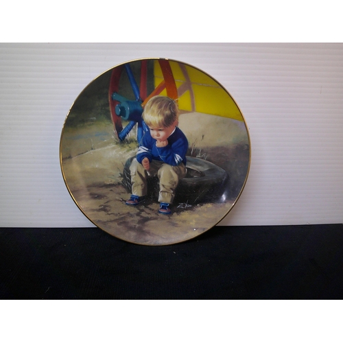 92 - A Border fine arts limited edition plate The Thinker 20.5cmD