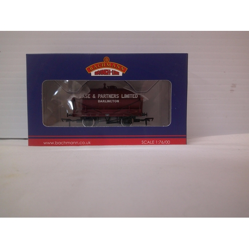 20 - New Bachmann boxed model railway 14T tank wagon !:76/00