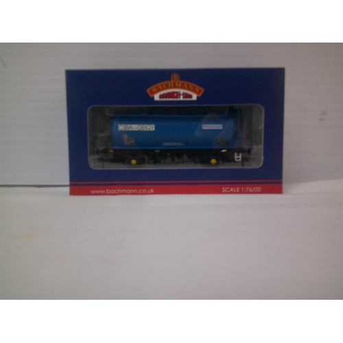 4 - New Bachmann boxed model railway tanker scale 1:76/oo