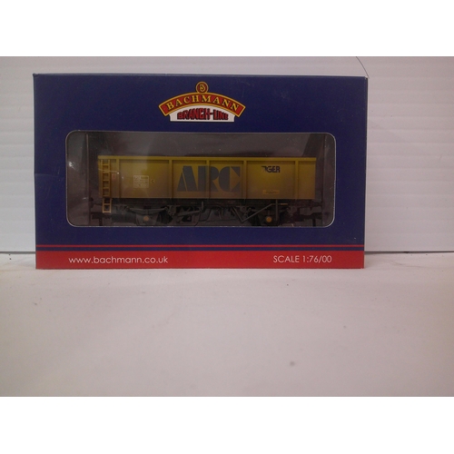 46 - New Bachmann boxed model railway POA mineral wagon