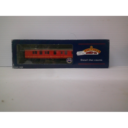 54 - New Bachmann boxed model railway BR Mk1full break carriage 1:76/00