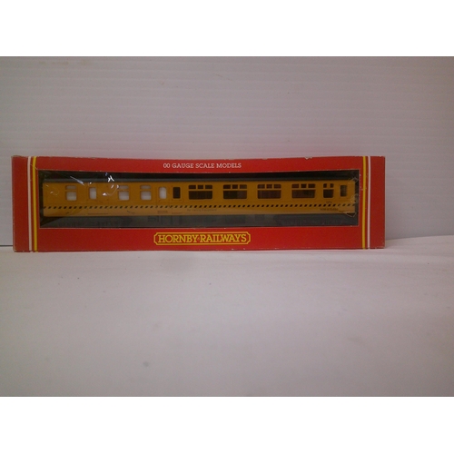 58 - Hornby boxed model railway rolling stock Breakdown Crane Crew coach 1:76/00