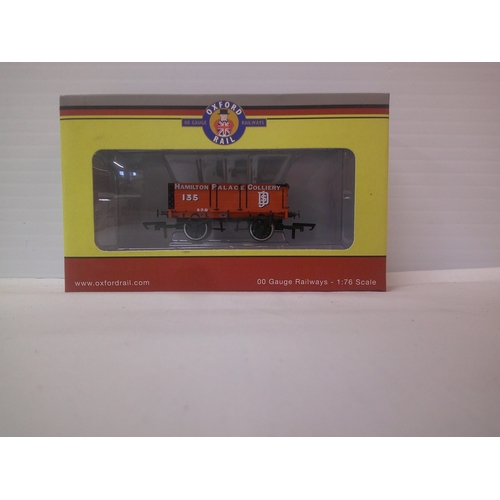 68 - Oxford Rail boxed model railway 4 plank wagon