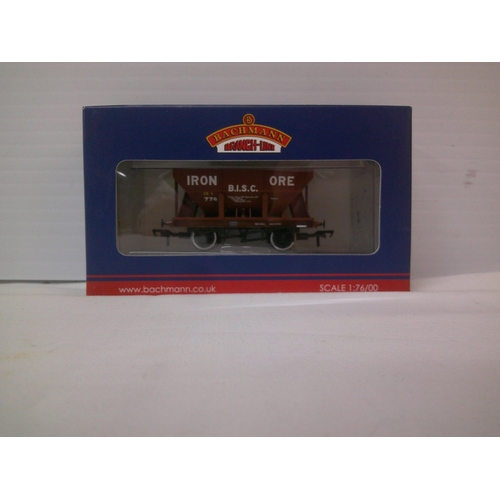 7 - New Bachmann boxed model railway iron carriage scale 1:76/00