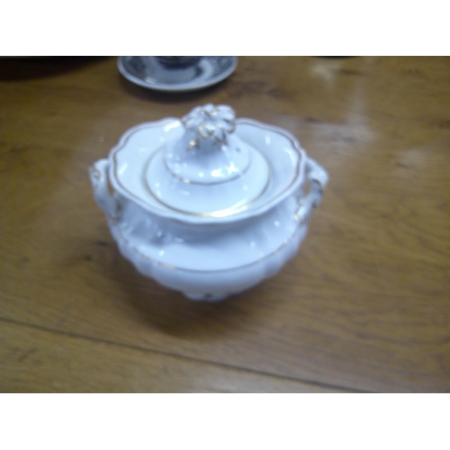 216 - A white gilded pot - 15cmH