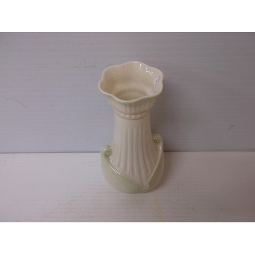 400 - A 6th period Belleek vase 16.5cmH