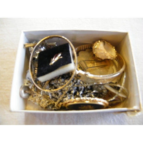 226 - A box of costume jewellery