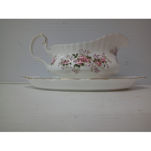 251 - Royal Albert - Lavender Rose - gravy boat and plate