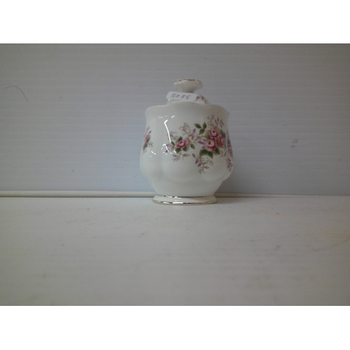 266 - Royal Albert - Lavender Rose - honey pot - 11cmH