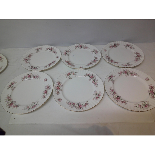 289 - Six Royal Albert - Lavender Rose - dinner plates - 26cmD