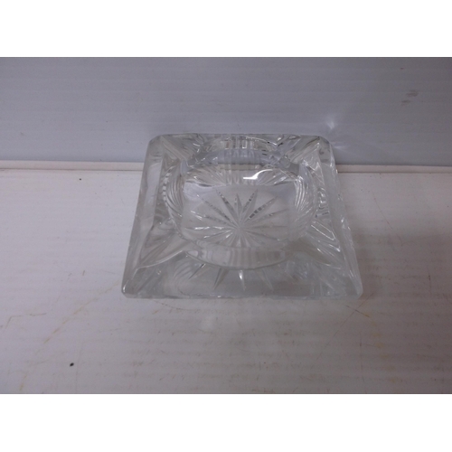 390 - A cut crystal glass ashtray 11.5cm X 11.5cm