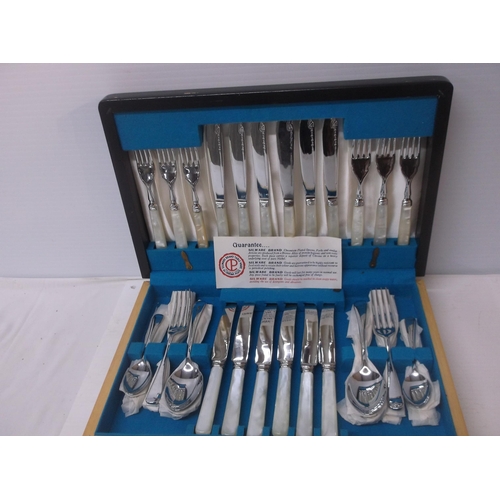 400 - A New canteen of cutlery