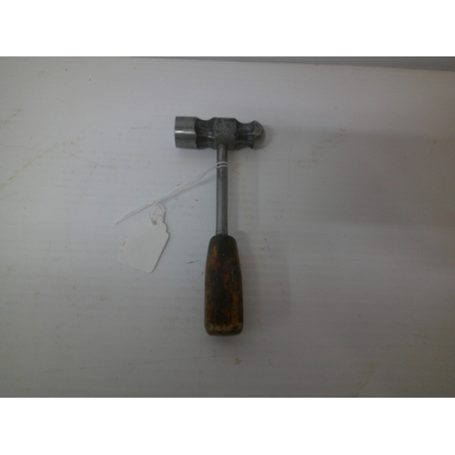 49 - A small engineer's hammer - 15cm