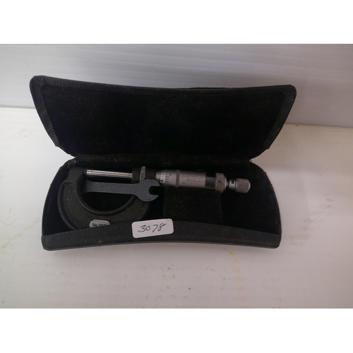 63 - A Micrometer precision measuring tool - 13cm