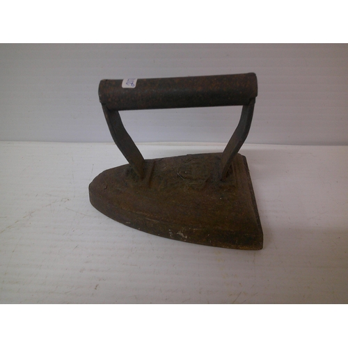 260 - A small smoothing iron