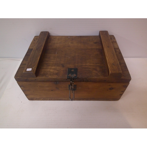276 - An oak wooden box - 34cm x 23cm x 15cm